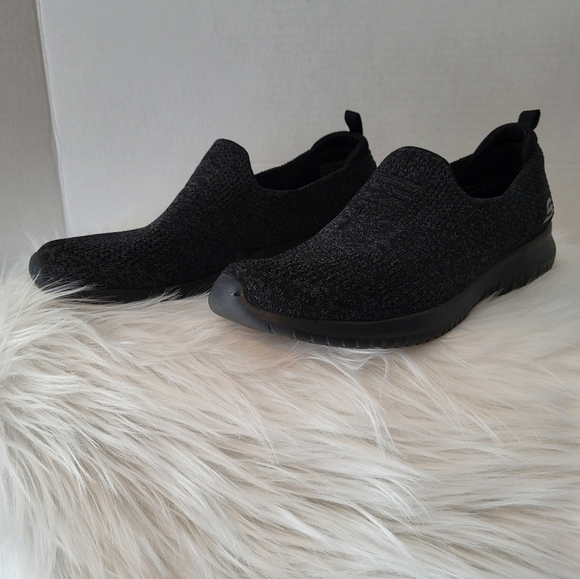 Skeckers Women's Black Slip-On Sneakers, Size 7.5 - Picture 1 of 8